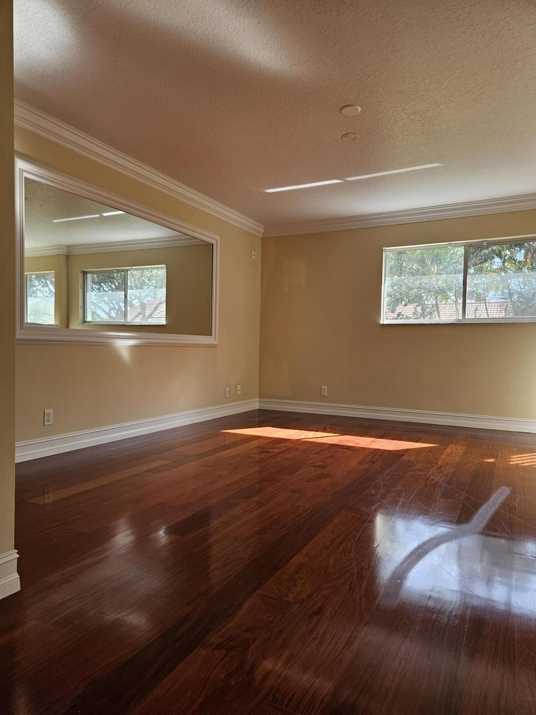 7526 Pinewalk Drive S - Photo 13