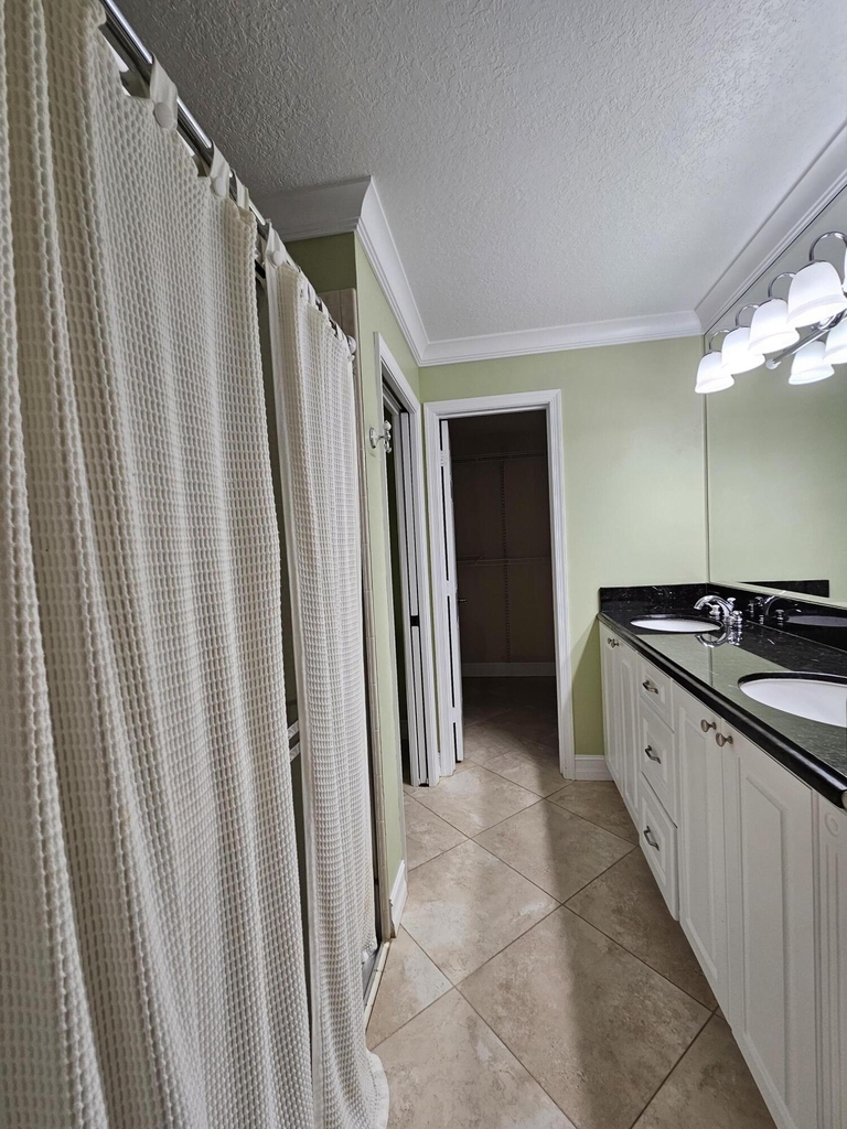 7526 Pinewalk Drive S - Photo 5