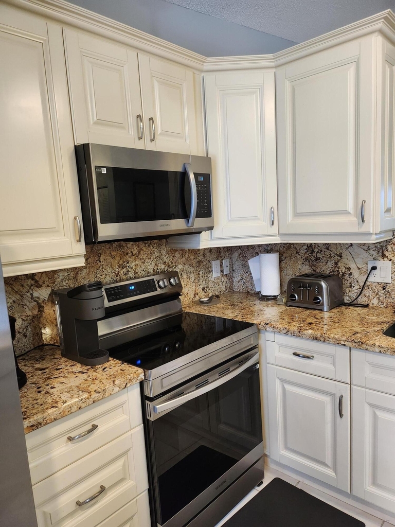 8951 Sunnywood Place - Photo 9