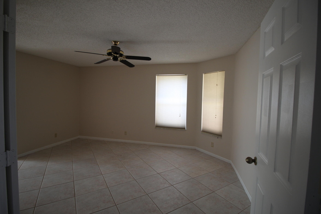 7342 Pinewalk Drive S - Photo 10