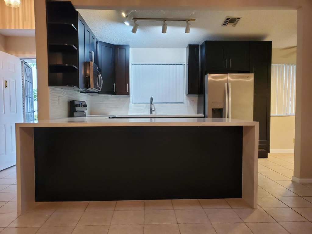 7342 Pinewalk Drive S - Photo 5