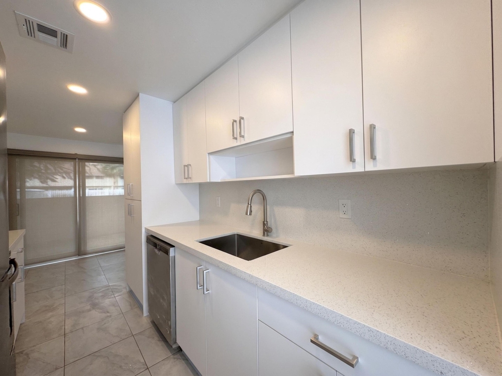 855 Nw 80th Way - Photo 6