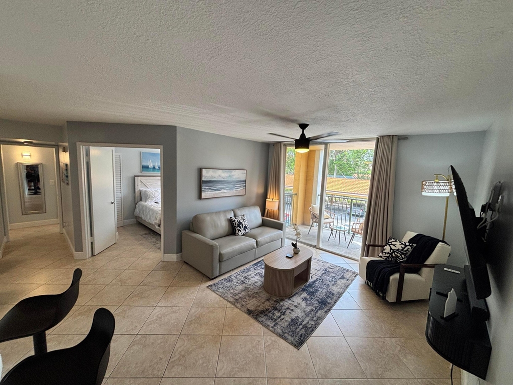 123 Yacht Club Way - Photo 0