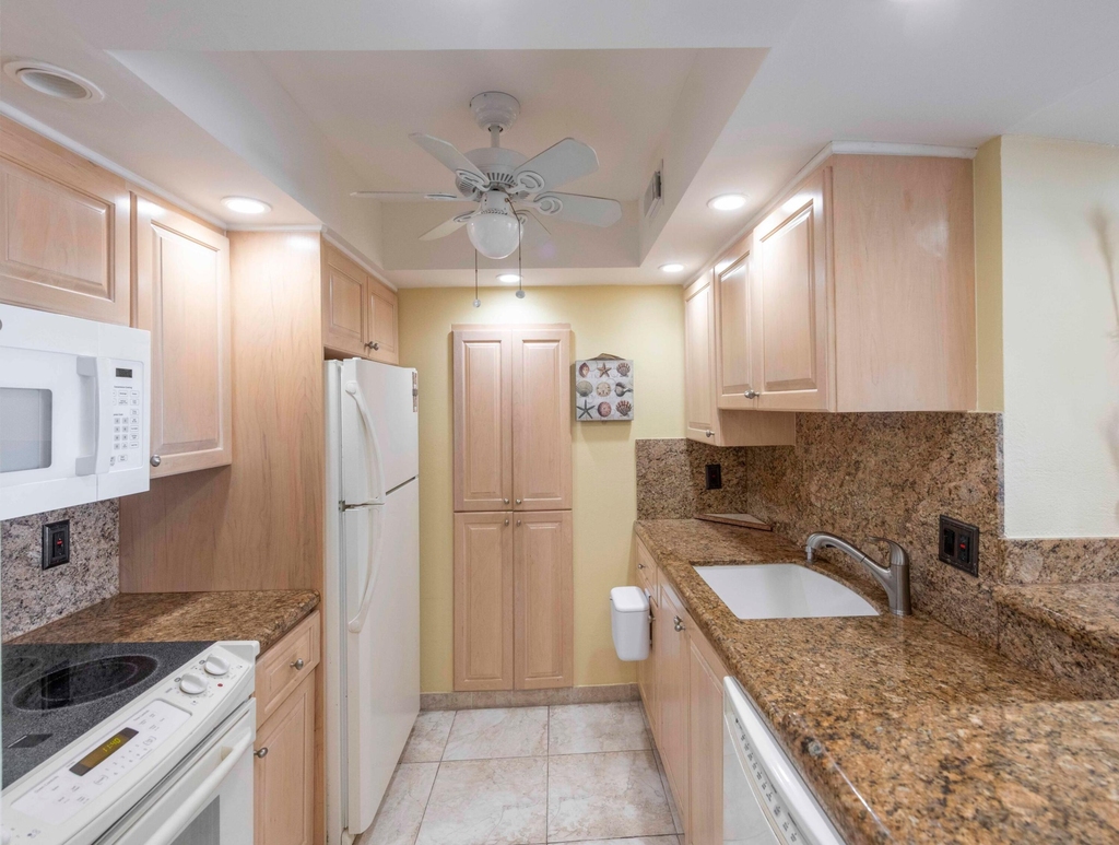 111 Briny Avenue - Photo 9