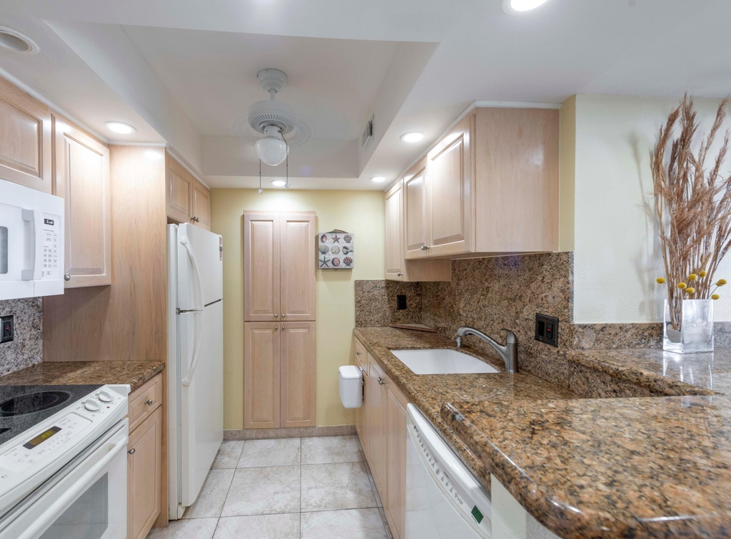 111 Briny Avenue - Photo 4