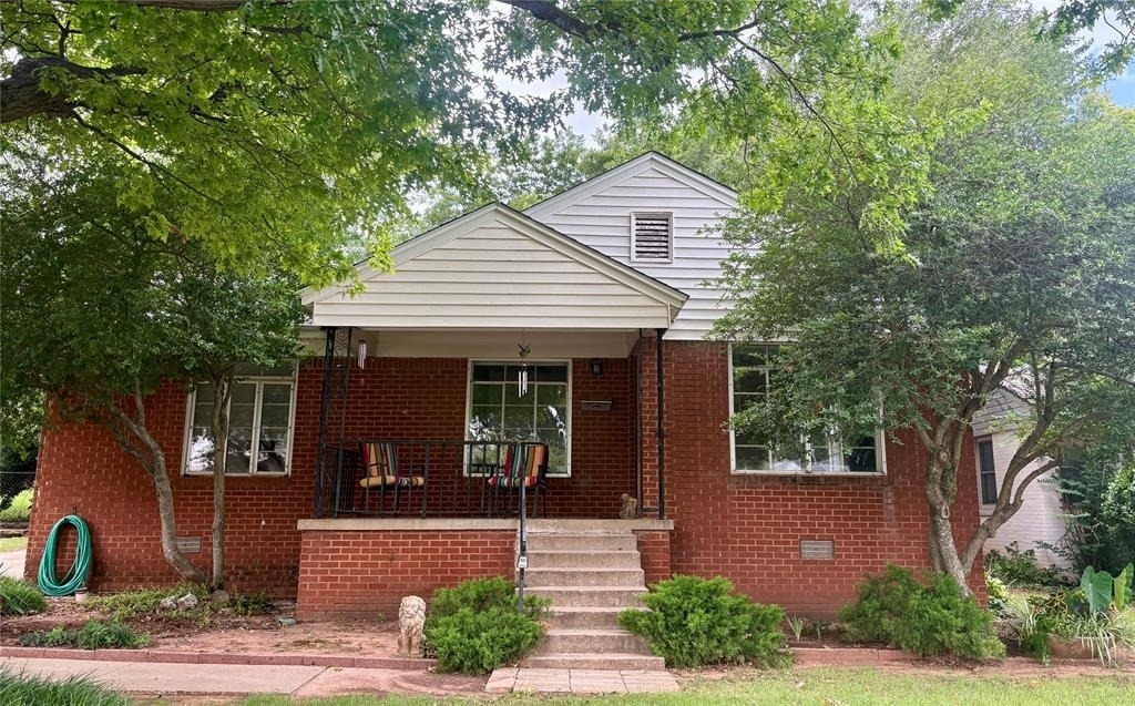 5305 N Walker Avenue - Photo 0