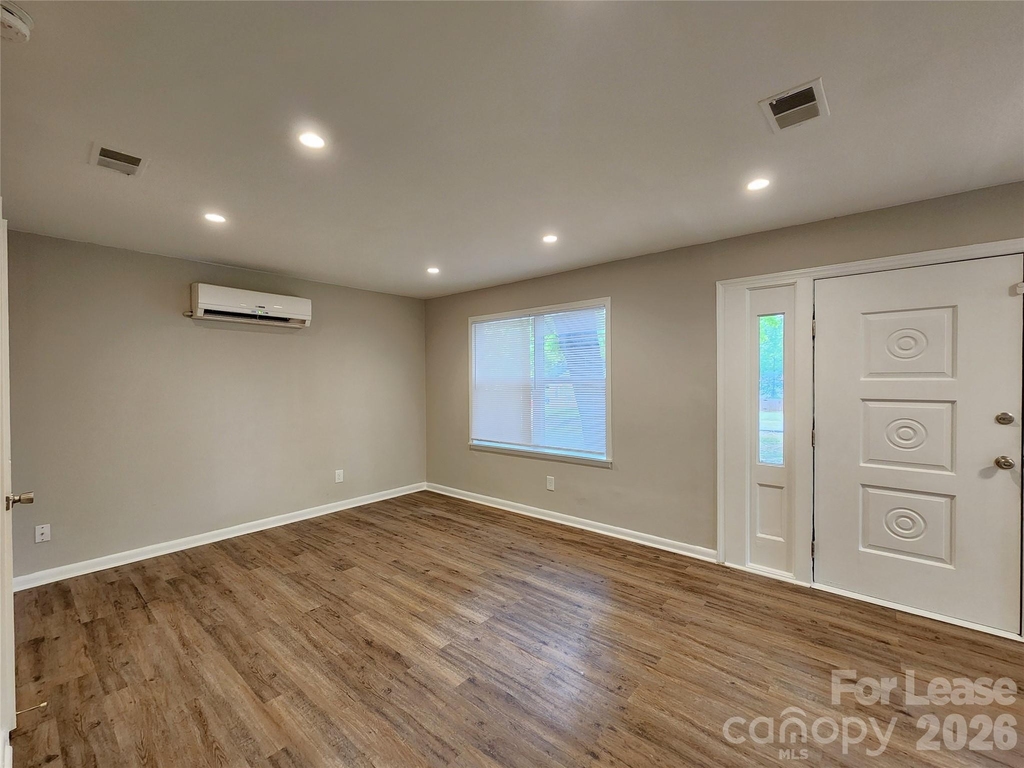 1531 E Liberty Street - Photo 5