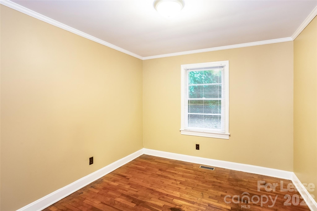 526 Hickory Avenue - Photo 5