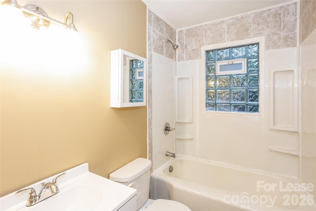 526 Hickory Avenue - Photo 7