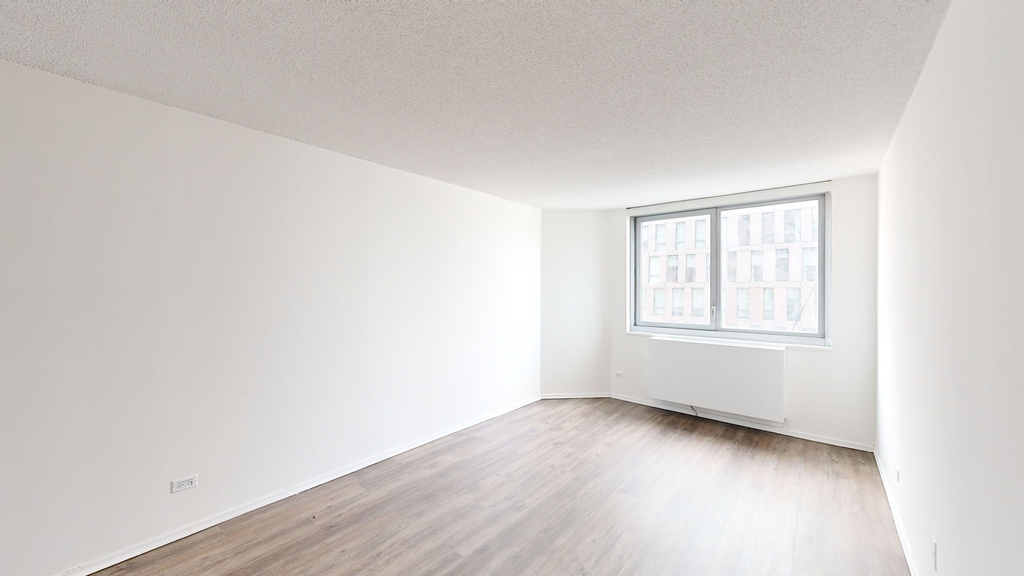 401 E 34th St - Photo 3