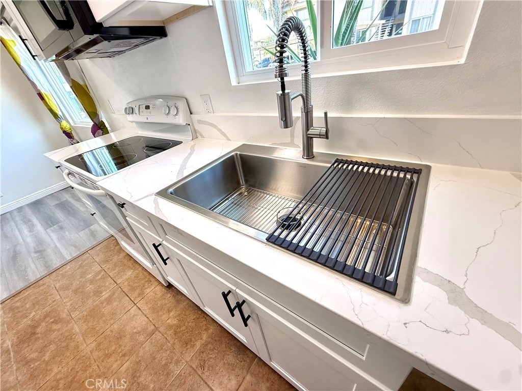 12835 10th Street - Photo 9