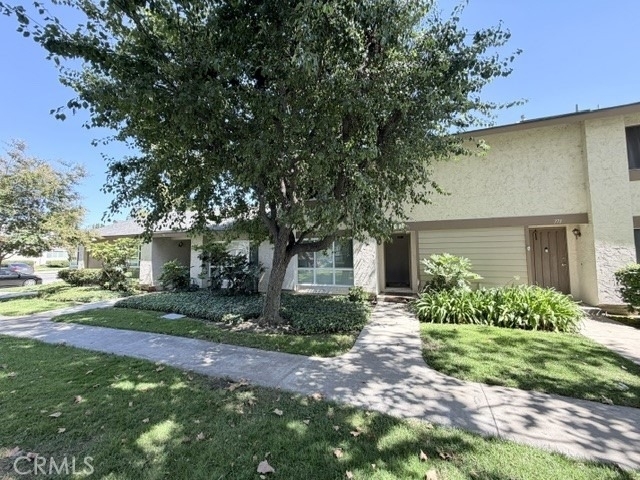 775 Hampshire - Photo 0