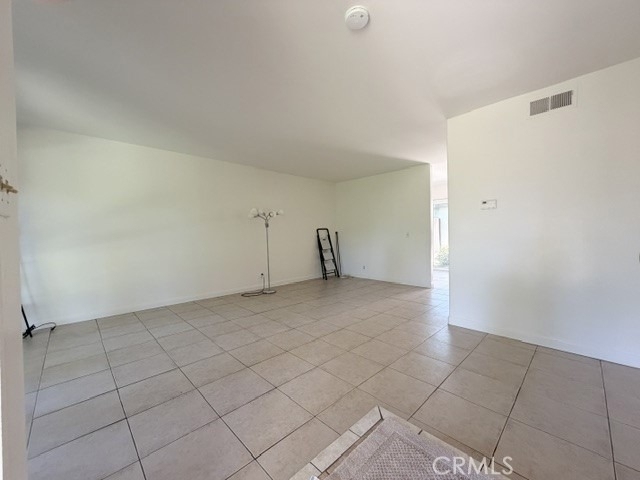 775 Hampshire - Photo 2