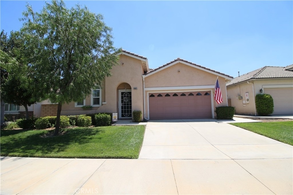 28025 Whisperwood - Photo 0
