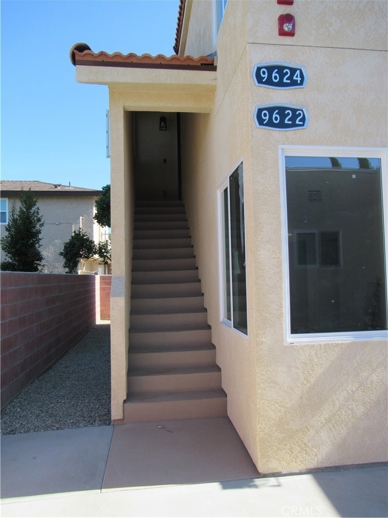 9624 Belmont - Photo 1