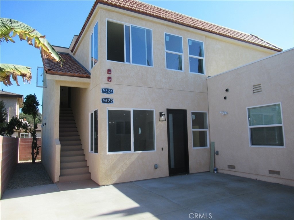 9624 Belmont - Photo 0