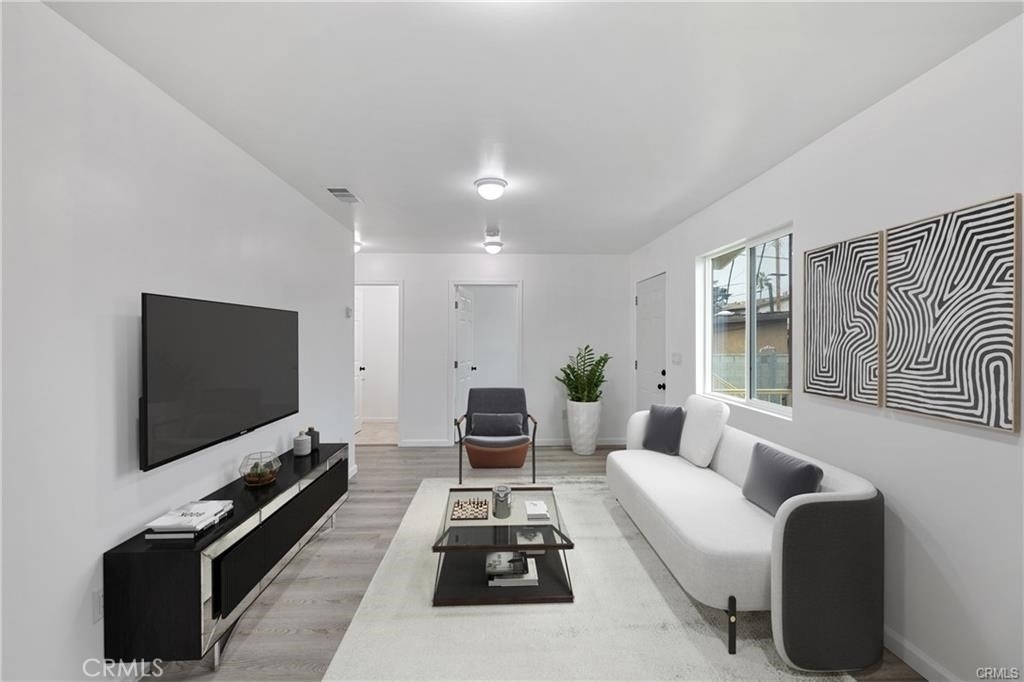 527 W 119th - Photo 8
