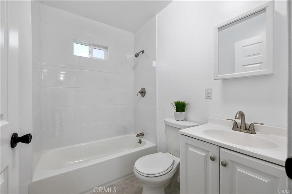 527 W 119th - Photo 13