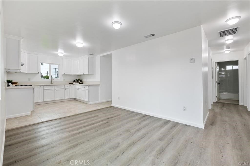 527 W 119th - Photo 4