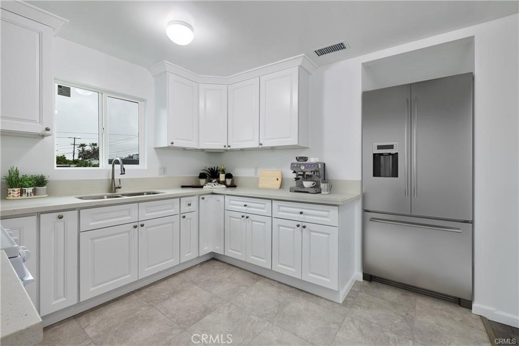 527 W 119th - Photo 6
