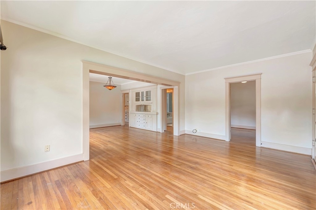 351 Newport Avenue - Photo 7