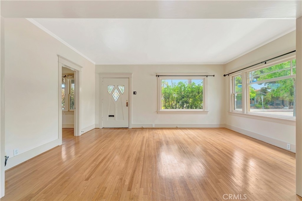 351 Newport Avenue - Photo 3