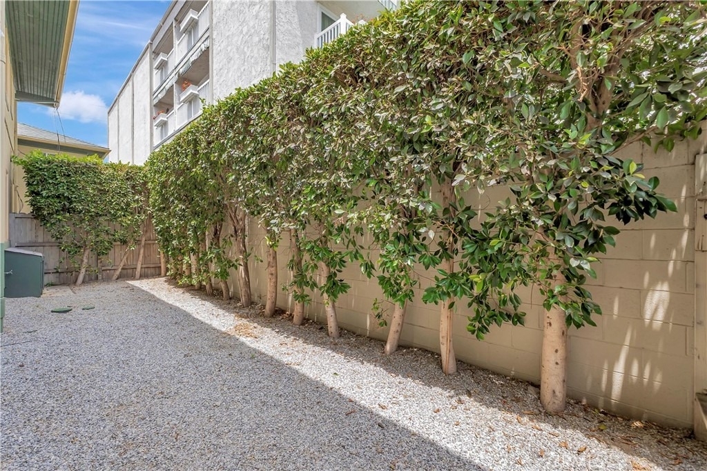 351 Newport Avenue - Photo 35