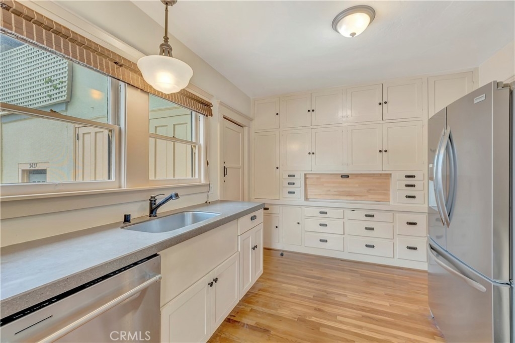 351 Newport Avenue - Photo 18
