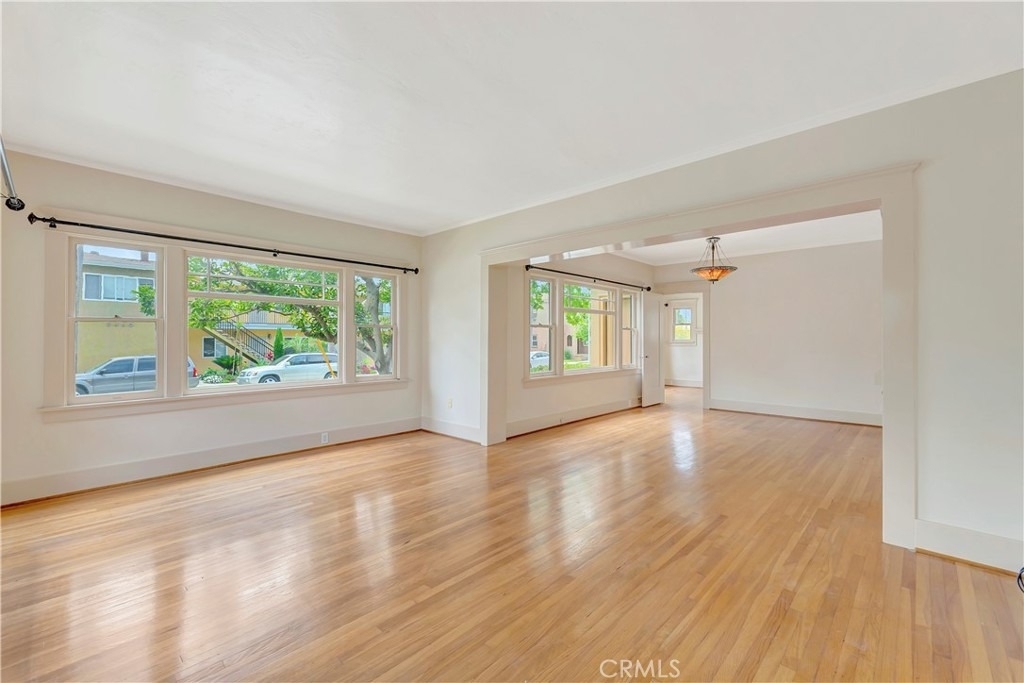 351 Newport Avenue - Photo 4