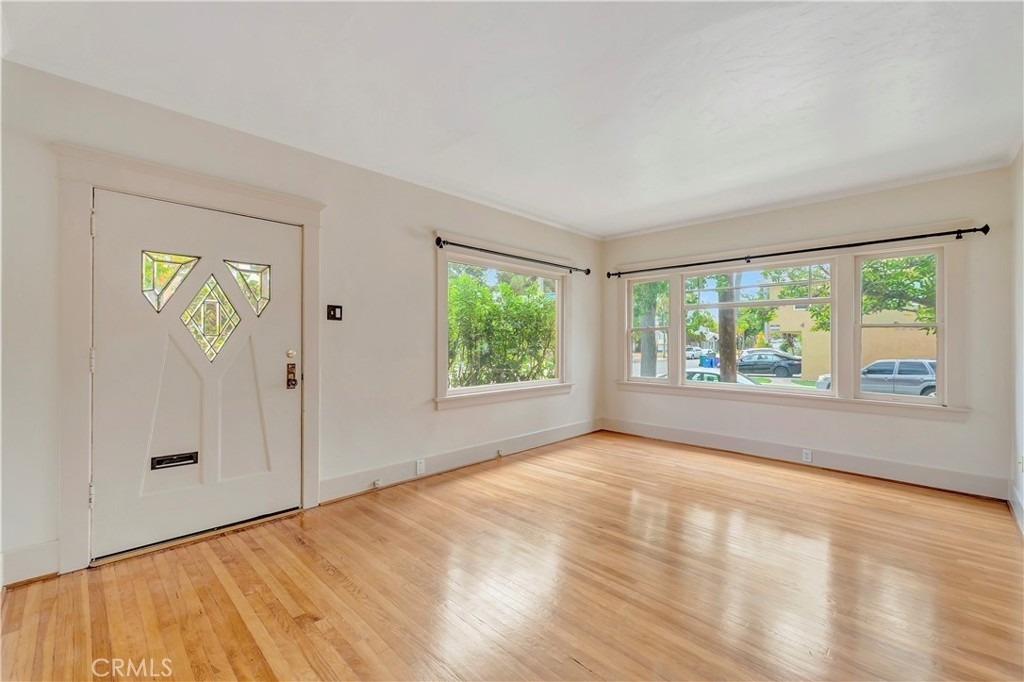 351 Newport Avenue - Photo 5