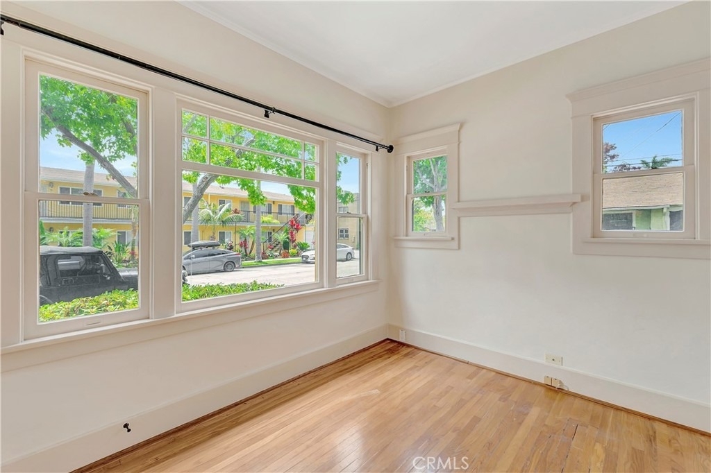 351 Newport Avenue - Photo 13