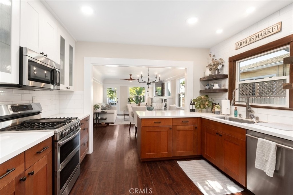 3390 Herman Avenue - Photo 8