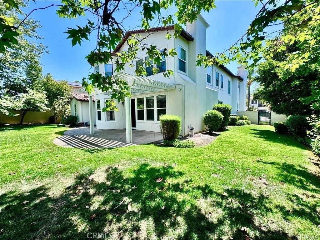 17 Pamela Way - Photo 0