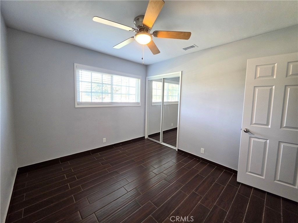 221 E Maple Street - Photo 8