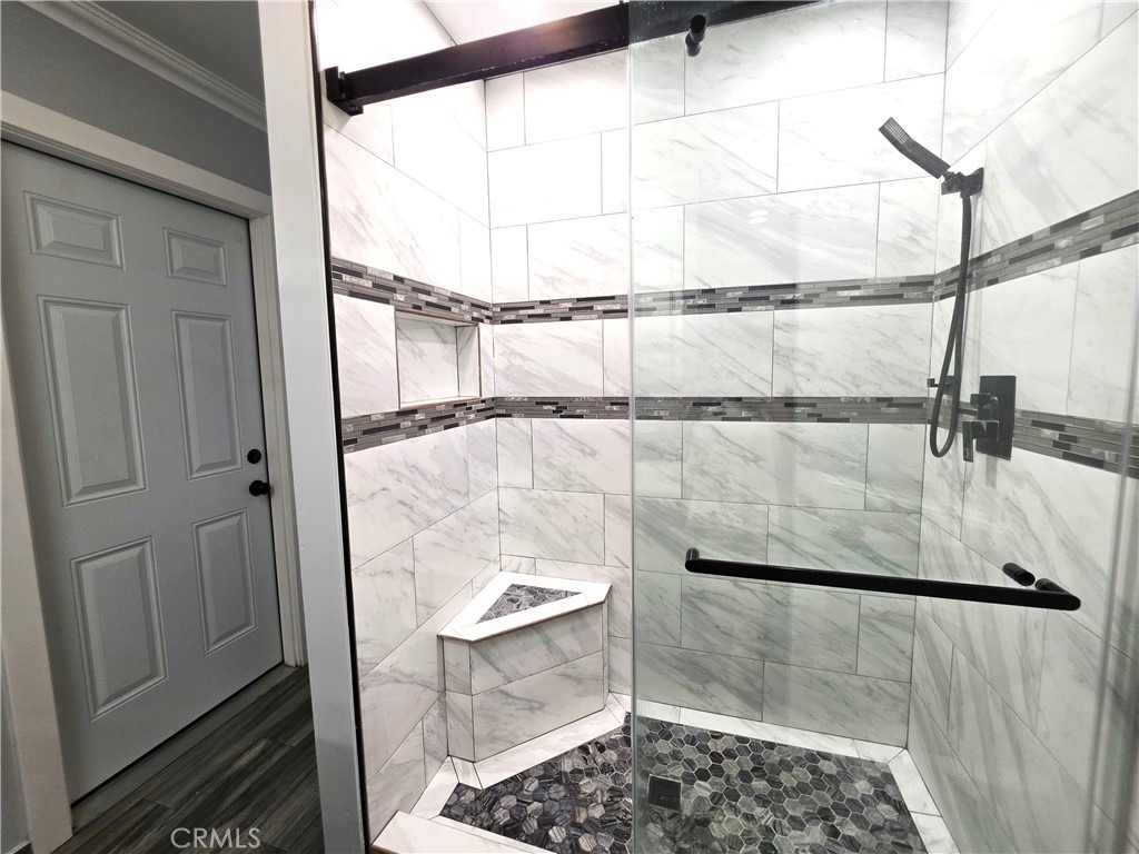 221 E Maple Street - Photo 17