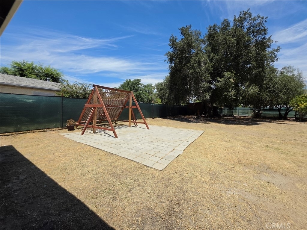 221 E Maple Street - Photo 19