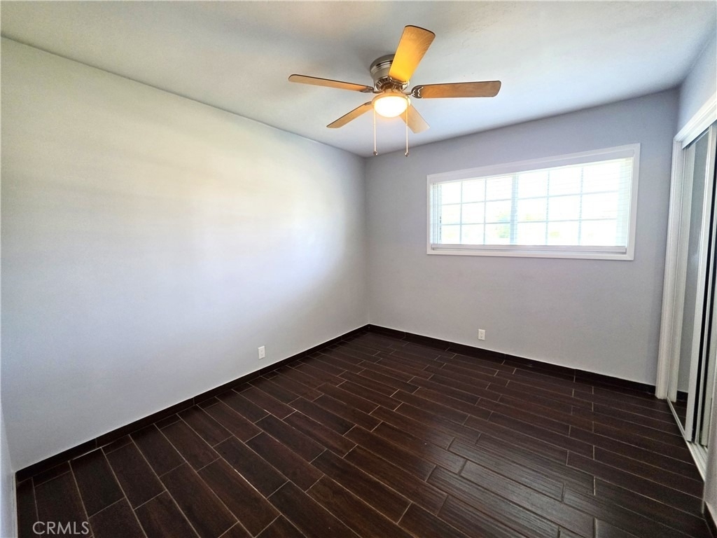 221 E Maple Street - Photo 7