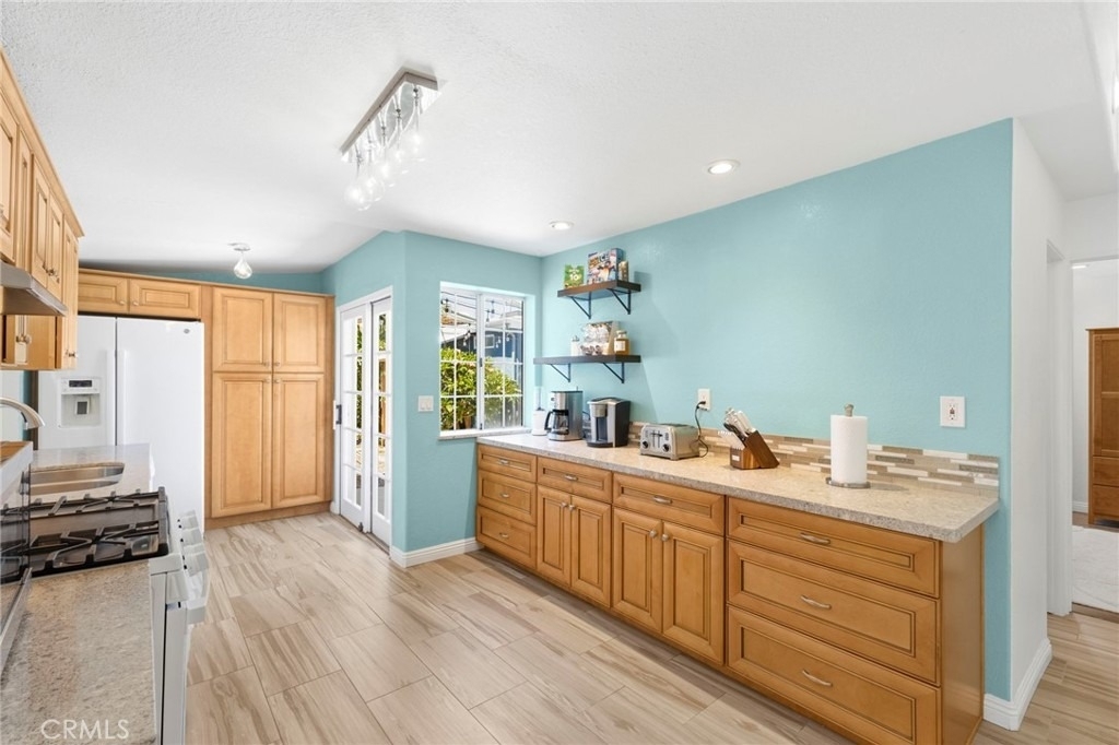 142 E Glaucus St - Photo 11