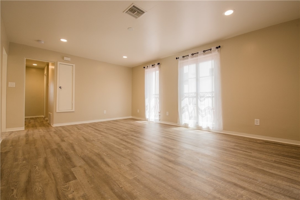 711 W 6th Street - Photo 15