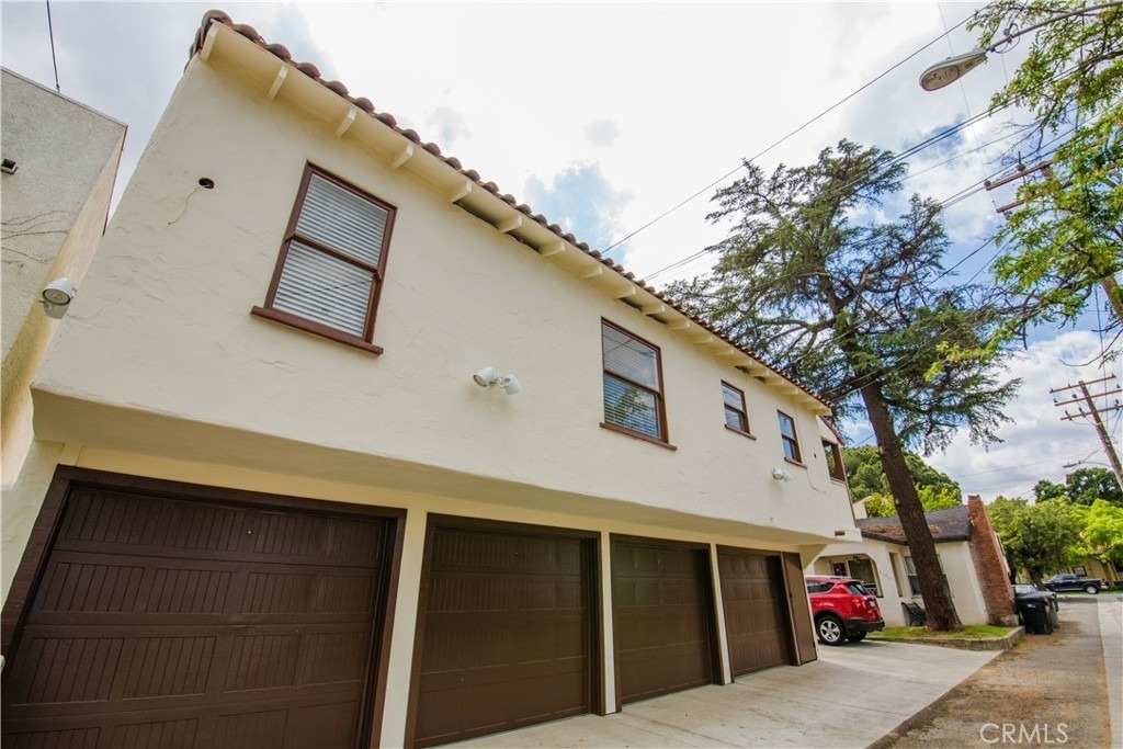 711 W 6th Street - Photo 22