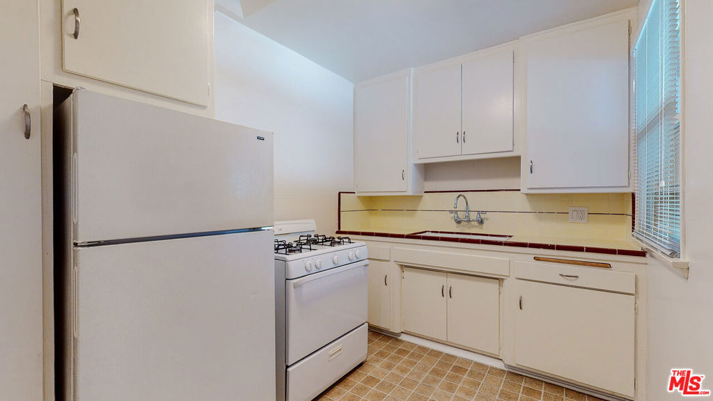11284 Montana Avenue - Photo 4