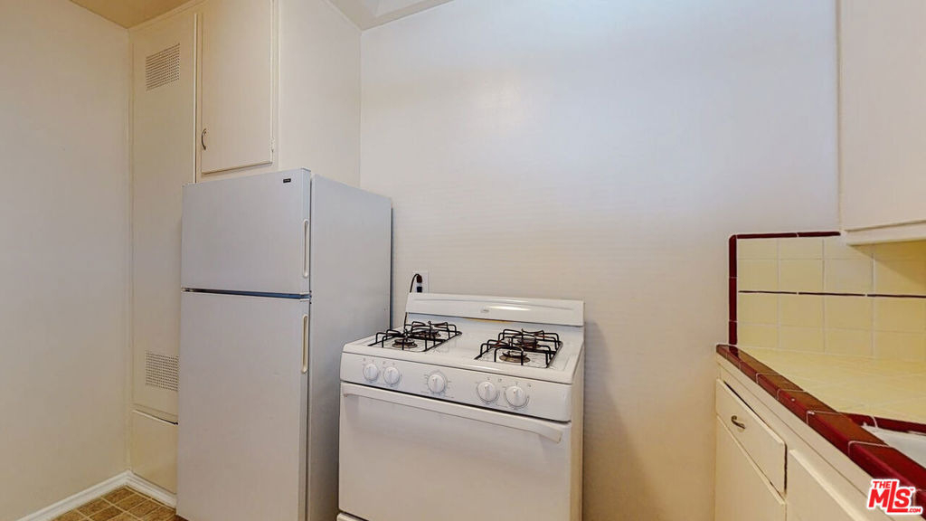 11284 Montana Avenue - Photo 5