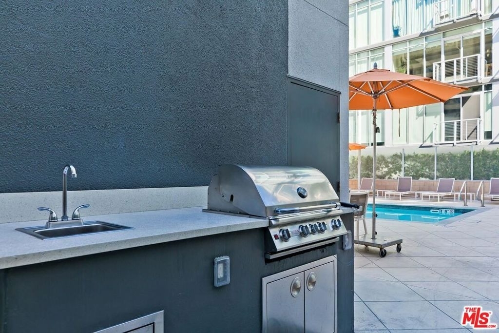 645 W 9th Street - Photo 29