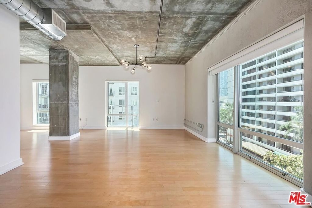 645 W 9th Street - Photo 1