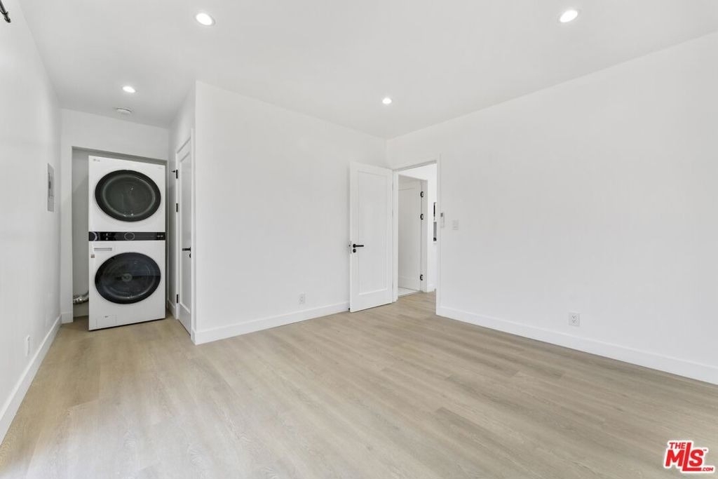 19433 Valerio Street - Photo 14