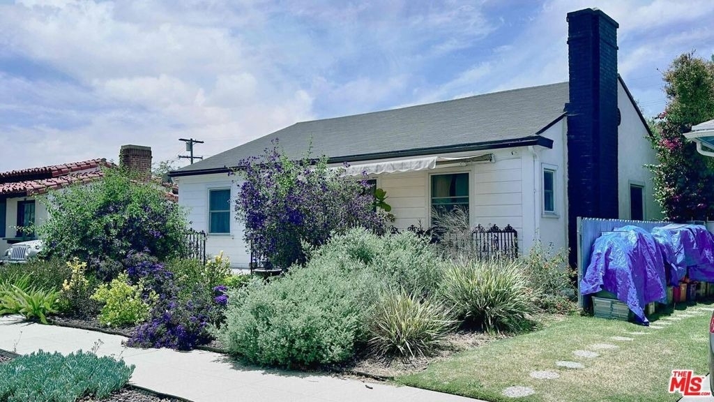 3801 Sutro Avenue - Photo 1