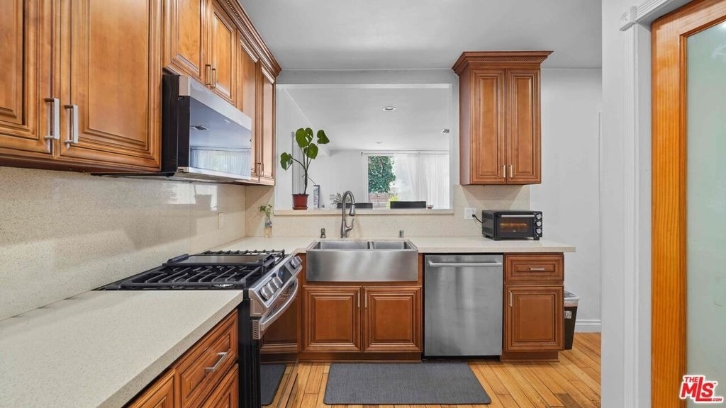 3801 Sutro Avenue - Photo 15