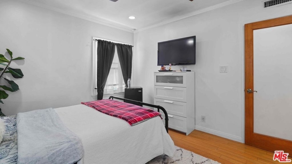 3801 Sutro Avenue - Photo 13