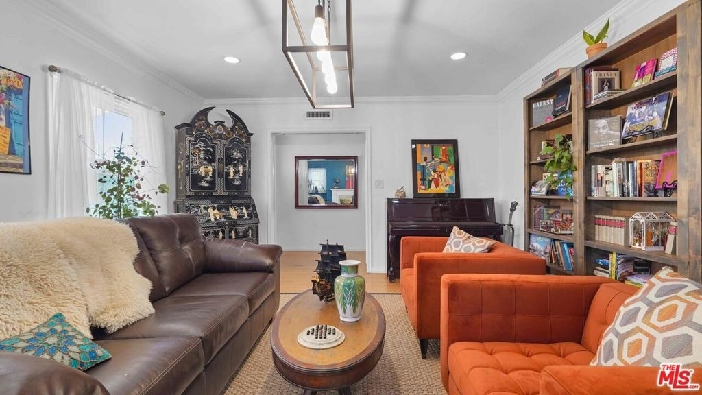 3801 Sutro Avenue - Photo 7