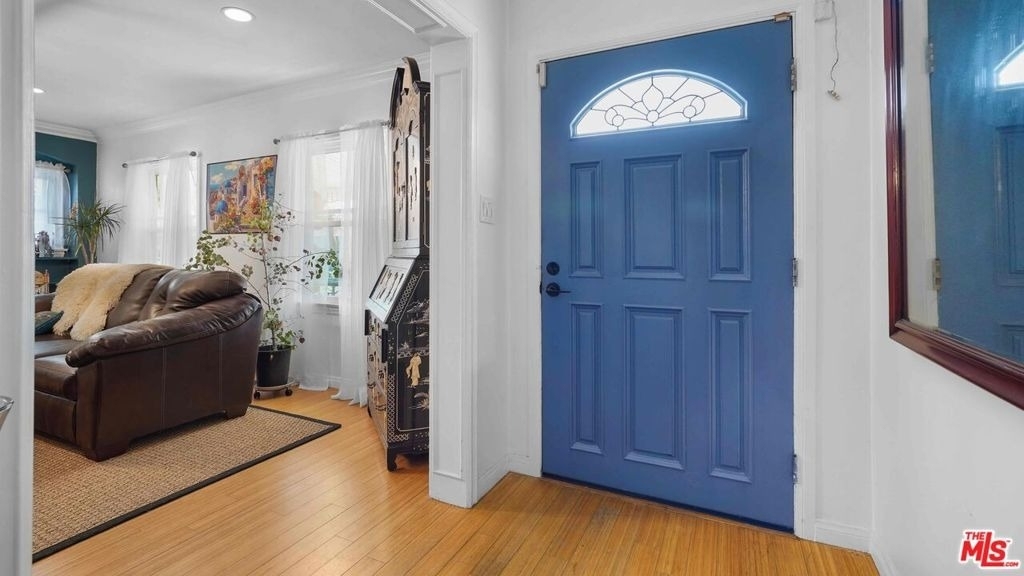 3801 Sutro Avenue - Photo 3